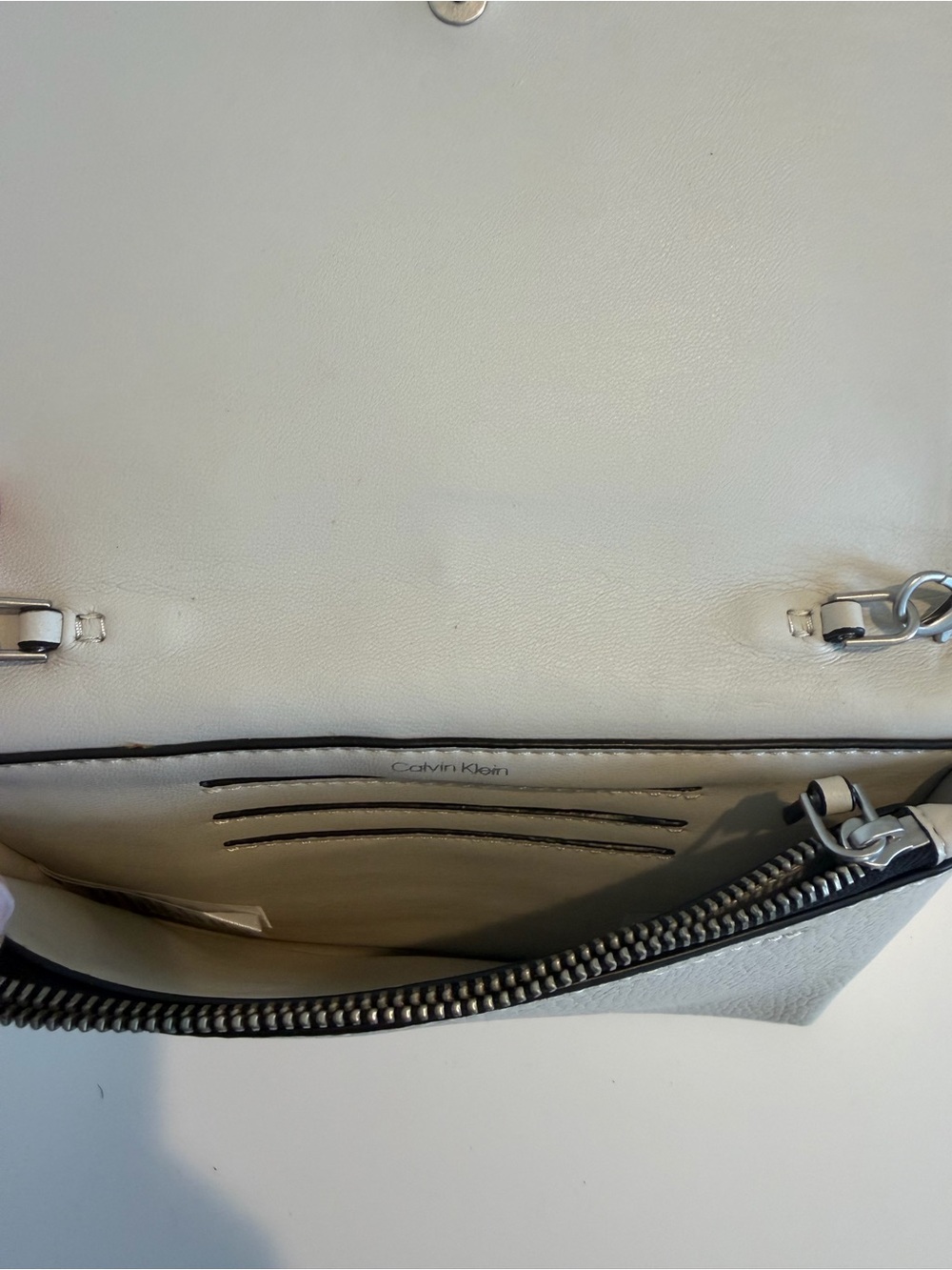 Calvin Klein Women's Cream Crossbody Chain Shoulder Bag - Picture 3 of 4